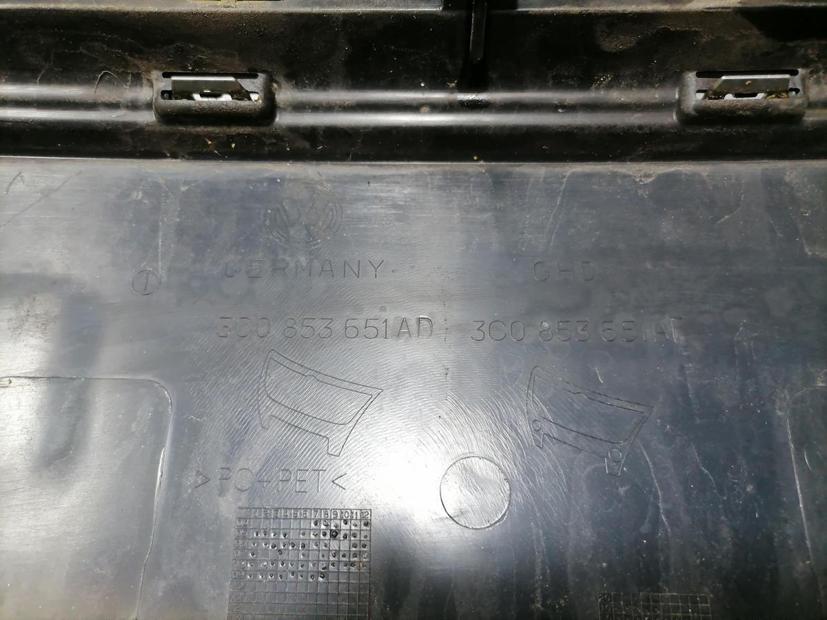 VW Passat 3C original K&uuml;hlergrill f&uuml;r Fahrzeuge mit Parkhilfe PDC Bj.2009